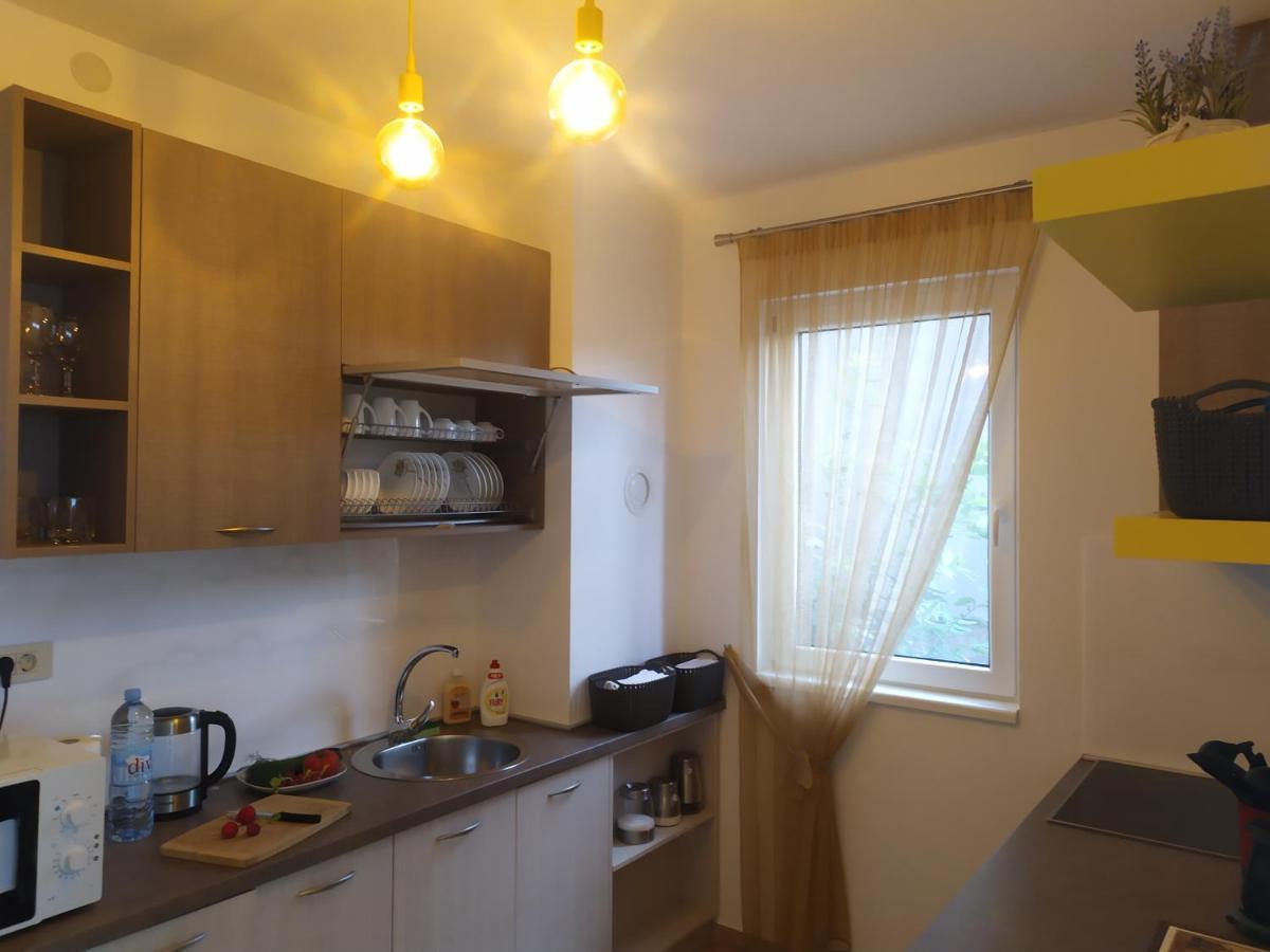 Aurora House Duplex Apartment Njivice Exterior photo