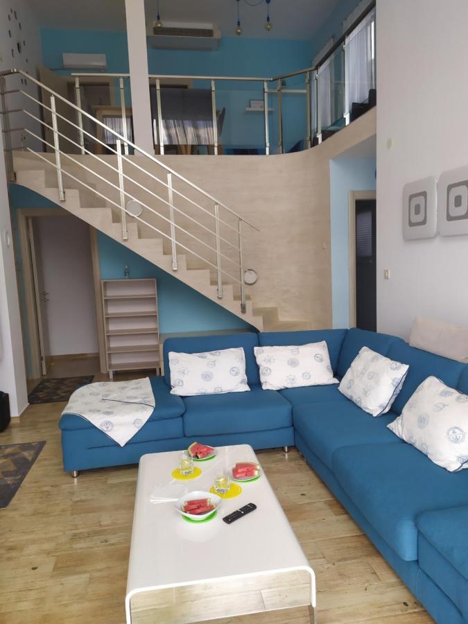 Aurora House Duplex Apartment Njivice Exterior photo